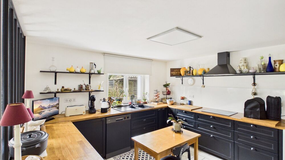 Élégante maison rénovée de 5 chambres - Cadre privé, à quelques pas des commodités