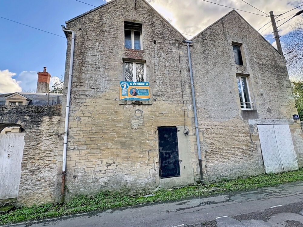 BERNIERES SUR MER - Lot de deux maisons en pierre à restaurer