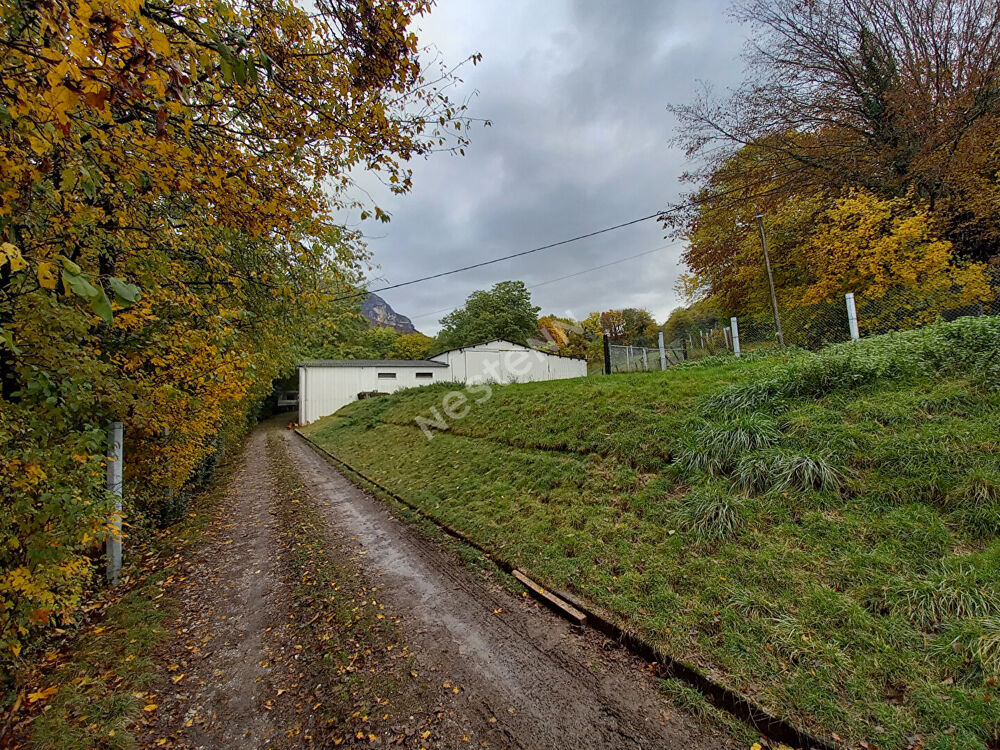 Vente Terrain Tnement immobilier comprenant un Hangar Agricole et Terrain  btir Barby