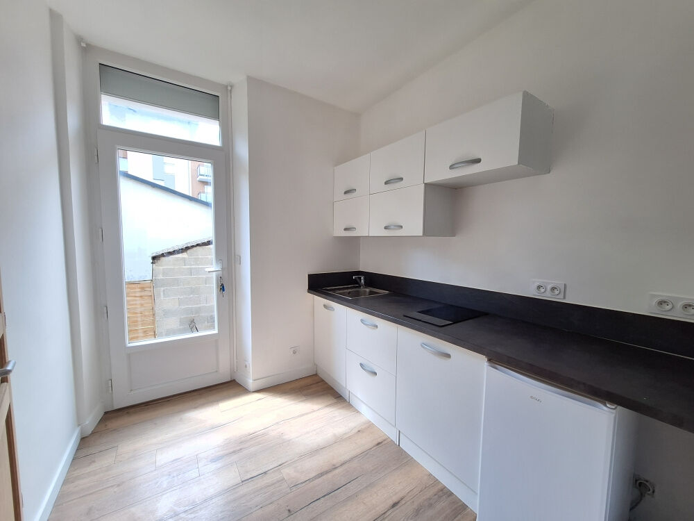 SAINT MALO GARE APPARTEMENT T1 BIS AVEC PETITE TERRASSE