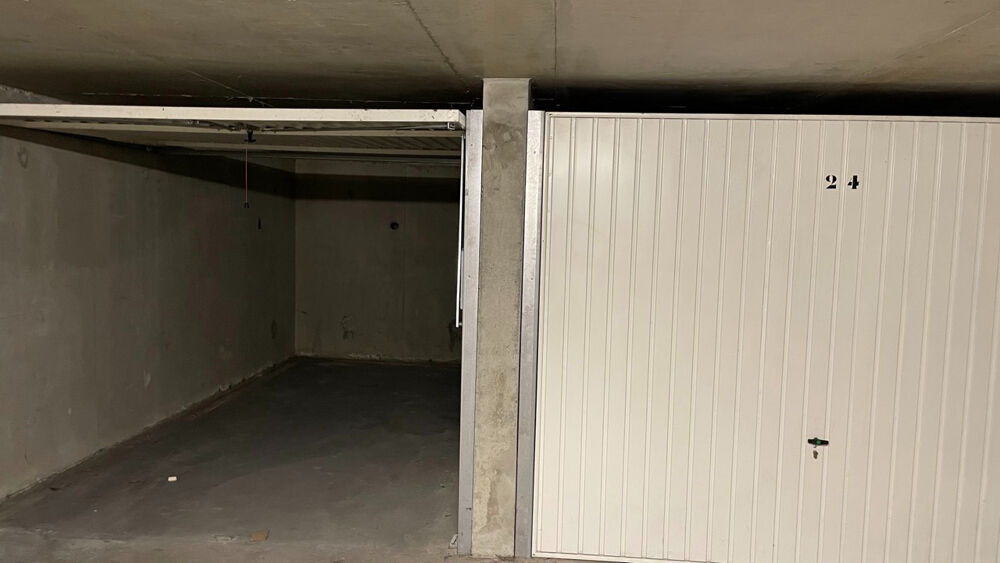 Vente Parking/Garage A vendre garage en sous-sol - Rue Camille Desmoulins Lyon 7