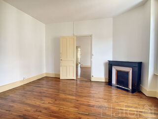  Appartement à louer 3 pièces 91 m²