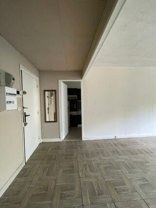  Appartement à louer 4 pièces 75 m²