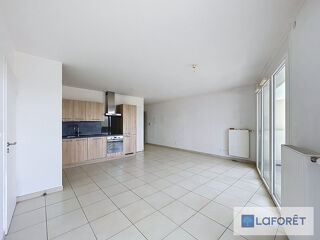  Appartement à louer 3 pièces 67 m²