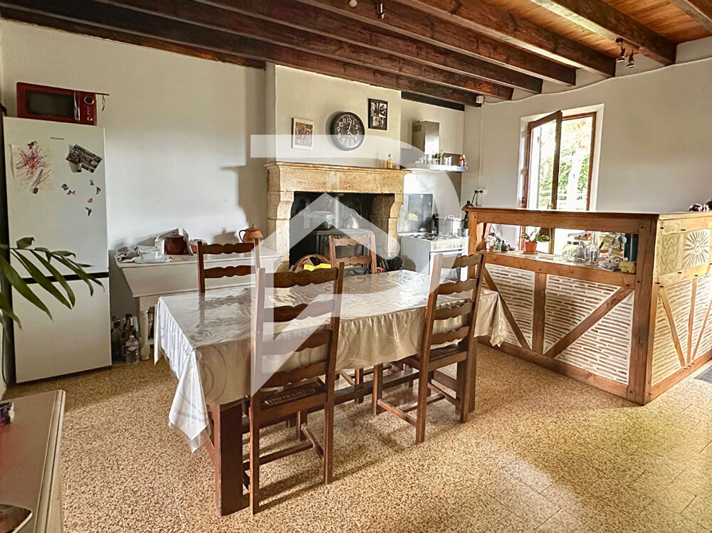 Maison en pierre, piscine et granges à BEAUPOUYET