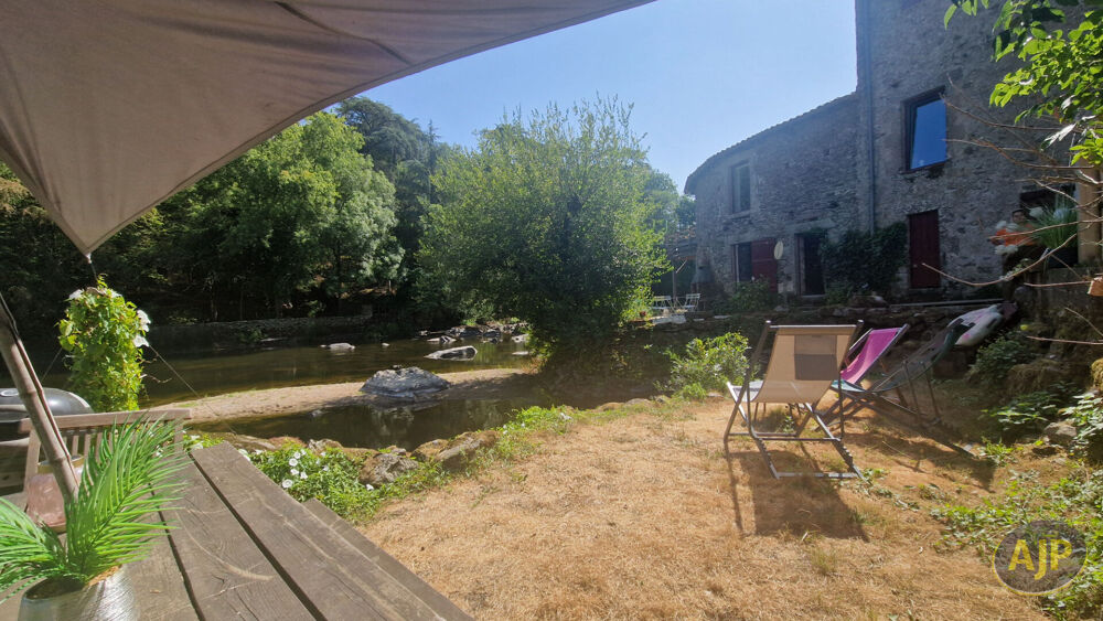 Maison sur la Sèvre et gîte