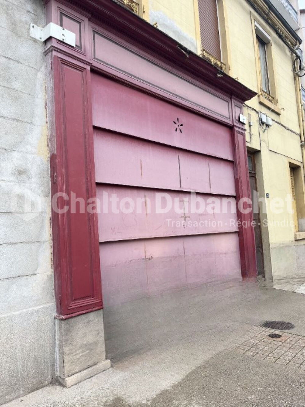   LE COTEAU - Local commercial de 60 m� 