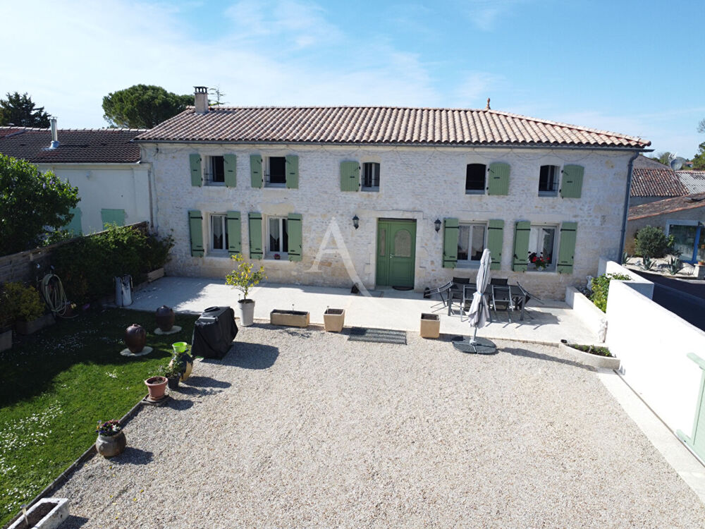 Maison 6 pièces 210 m² · à Pons · 210 m² · 430 000 €