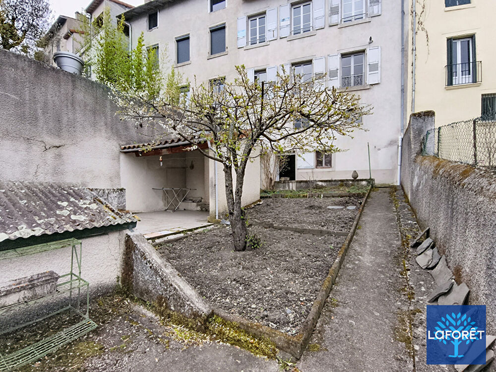 Maison de ville, sous -sols, jardin et un garage