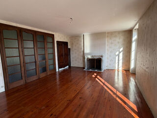  Immeuble à vendre 8 pièces 168 m²