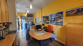   Bureaux commerciaux ou professionnels 63 m² + cour privative3 Paris 12