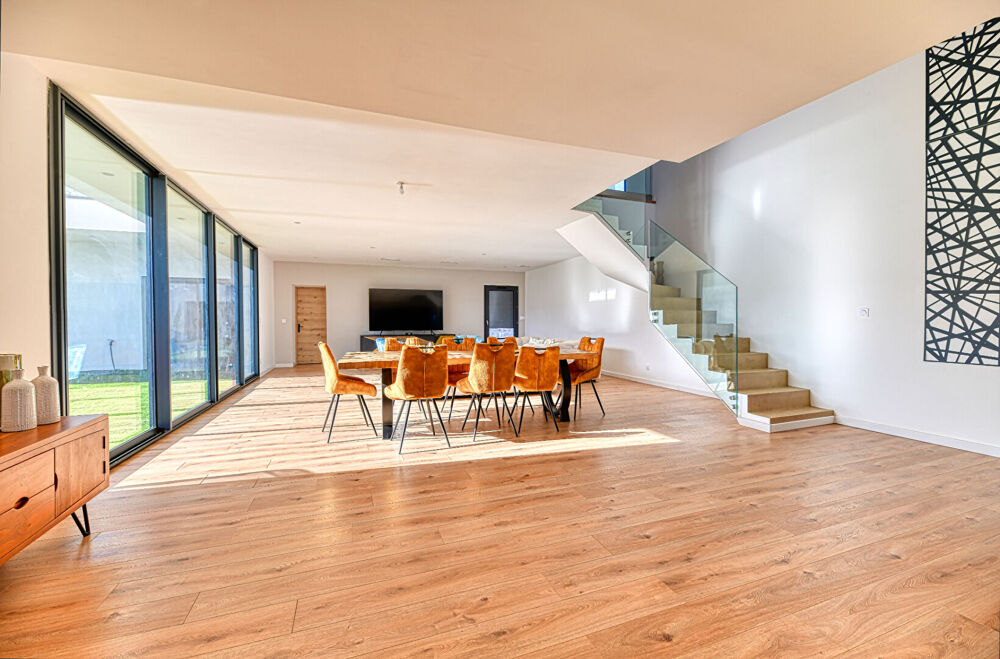 LANGLADE -MAISON- 4 SUITES PARENTALES - TERRAIN 1000m²