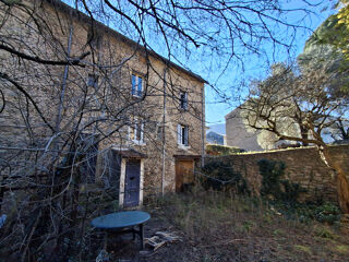  Immeuble  vendre 15 + pices 380 m