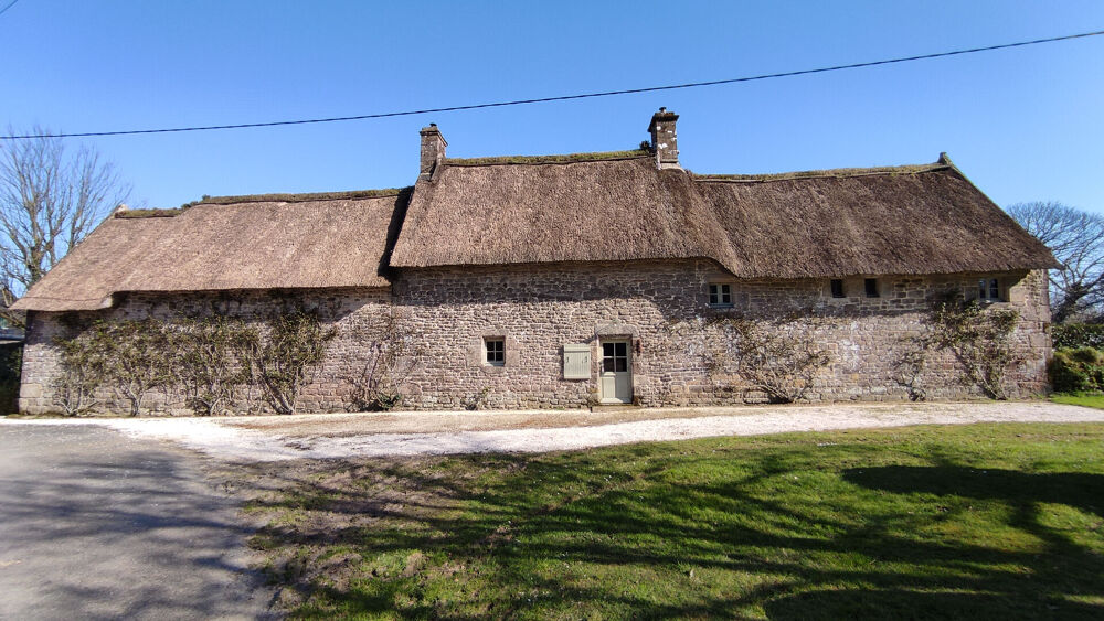 MORBIHAN, Melrand, Magnifique maison, toit de chaume, trois chambres et terrain