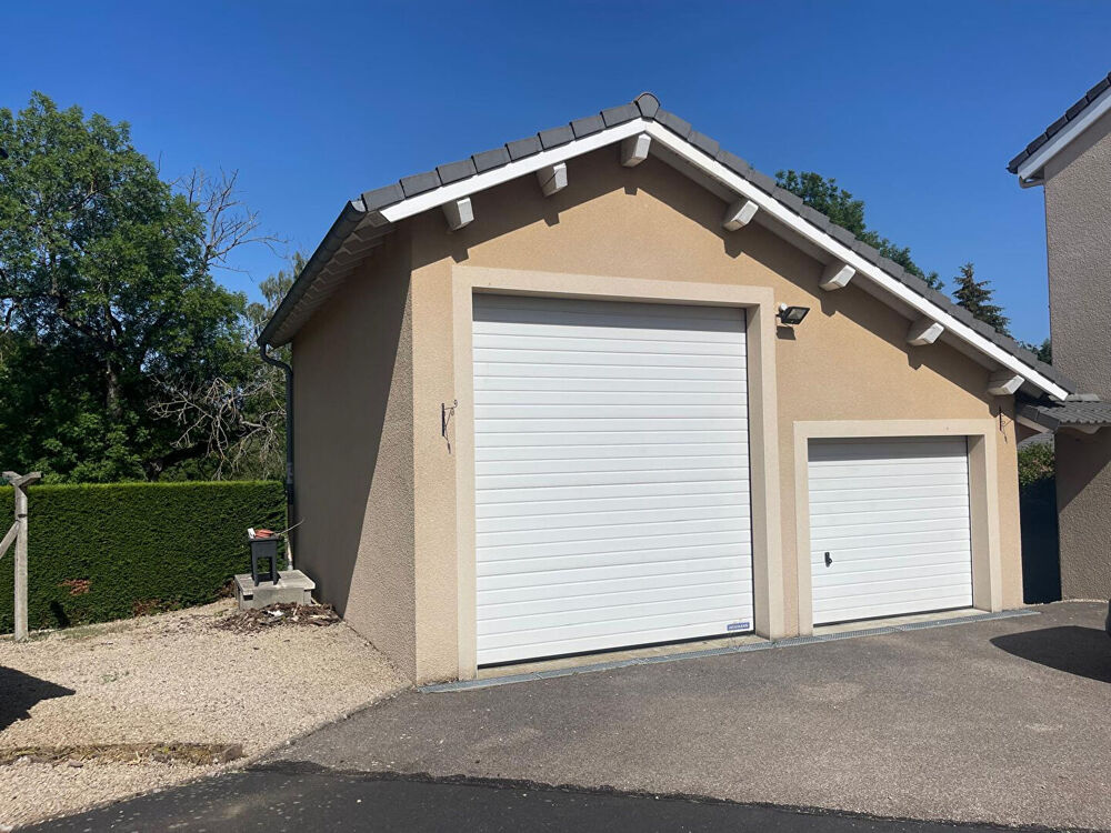 Belle maison avec 5 chambres, garage et terrain dans centre d'Yssingeaux