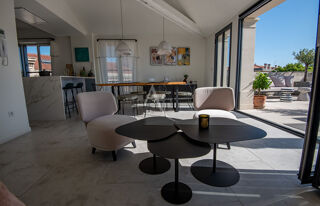  Appartement à louer 5 pièces 115 m²