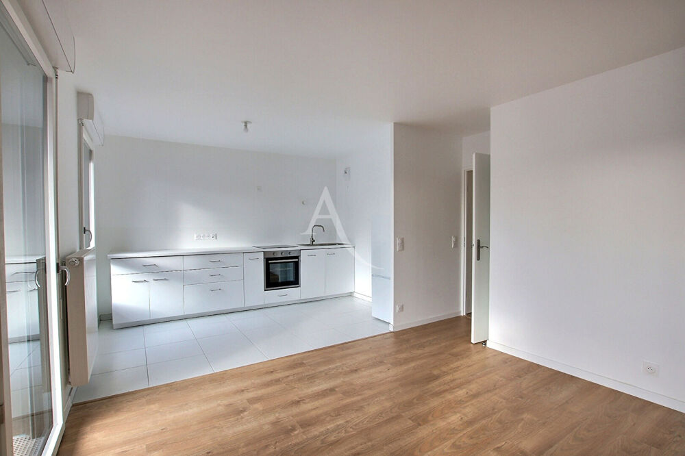 Location Appartement APPARTEMENT AUBERVILLIERS 4 PIECES 78m2 Aubervilliers