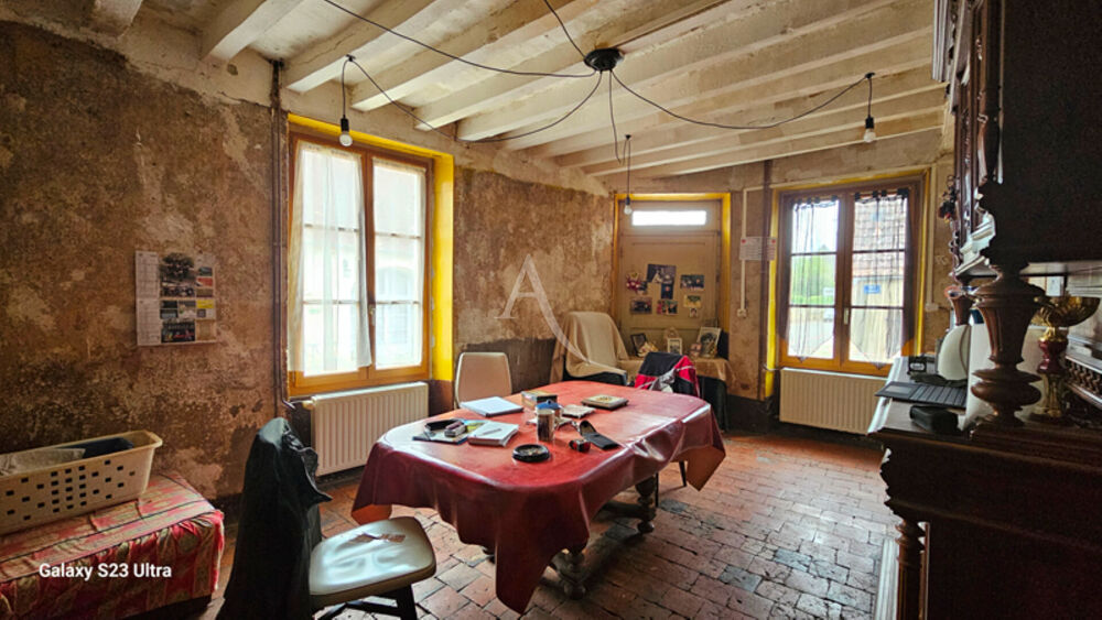 EN VENTE - ST LAURENT L ABBAYE - 2 H 30 PARIS - Maison de bourg 2 chambres bureau