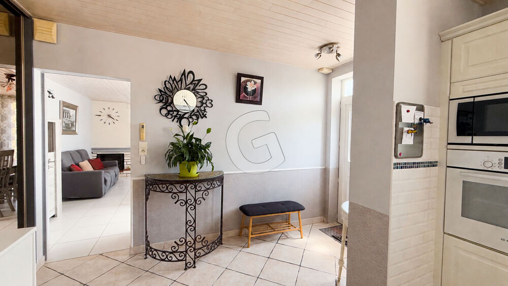 MAISON - 5 PIECES - 130 M² - A VENDRE - SAINT AVAUGOURD DES LANDES