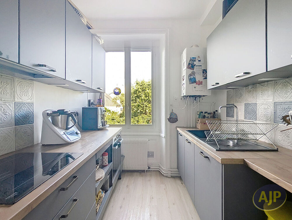 Vente Appartement Rennes Thabor : appartement 4 pièces rénové + cave, grenier, chambre et garage Rennes