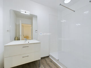  Appartement à louer 2 pièces 56 m²