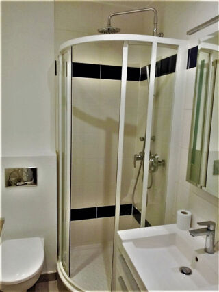  Appartement à louer 4 pièces 115 m²