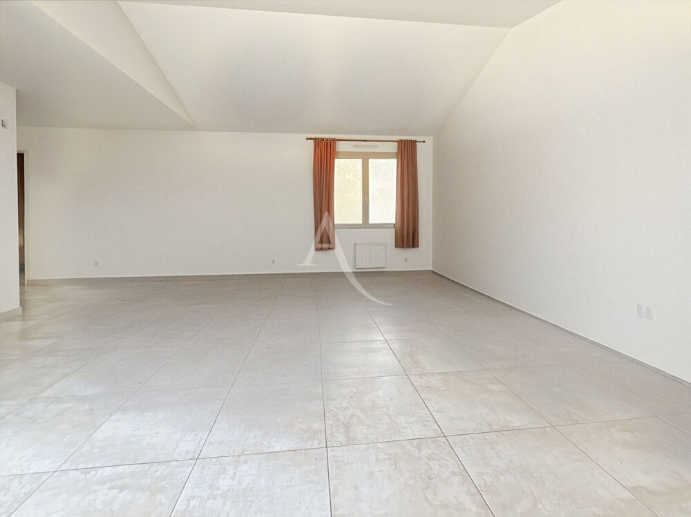 Vente Maison Maison rénovée avec jardin d'hiver, 3 chambres, double garage et grand terrain ? Cadre de vie privilégié Challans