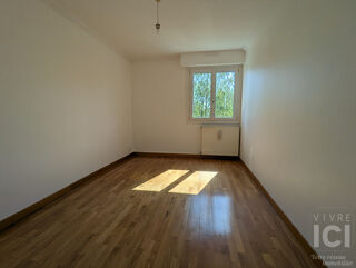 Appartement à louer 4 pièces 93 m²