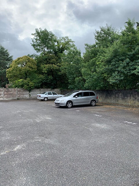  Parking / Garage  louer 