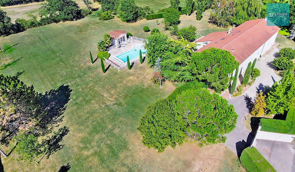 Vente Maison Maison 325 m² habitables - Cadre privilégié - 8000 m² environ de terrain Precieux