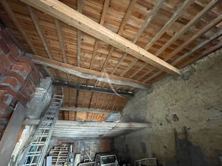  Remise / Grange à vendre 97 m²