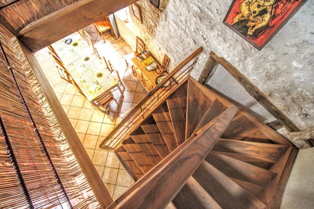 Vente Maison Ensemble en pierre avec gîte - Charme, potentiel et douceur de vie dans un village du Quercy Blanc Saint matre