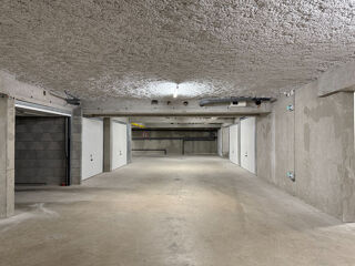  Parking / Garage  vendre 