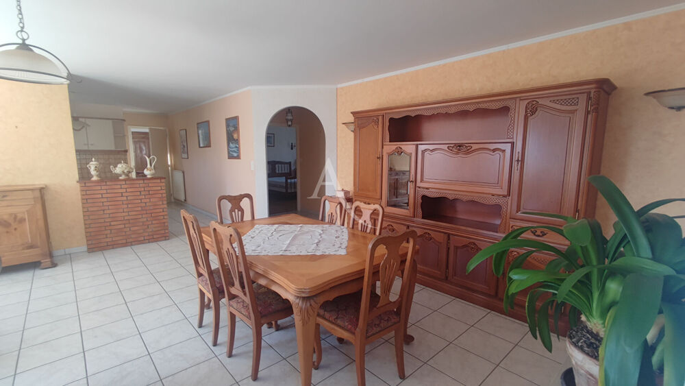 Vente Maison Maison plain-pied 138m² au coeur du Poiré-sur-Vie : volumes, potentiel et emplacement privilégié Le poire sur vie