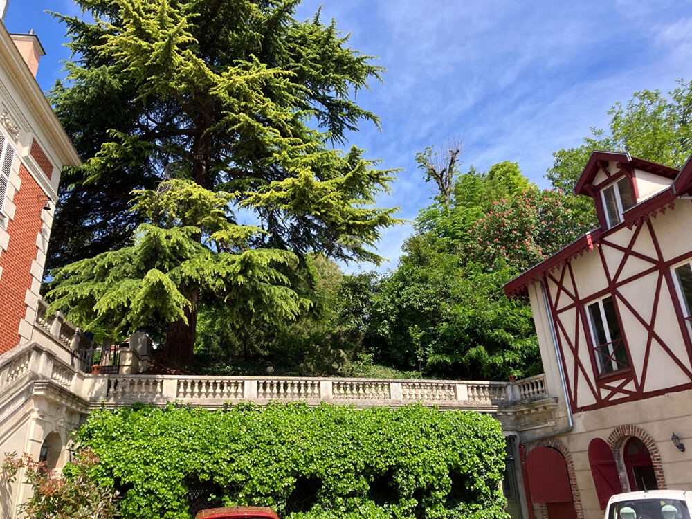 Maison Le Mesnil Le Roi 6 pièce(s) 192 m2