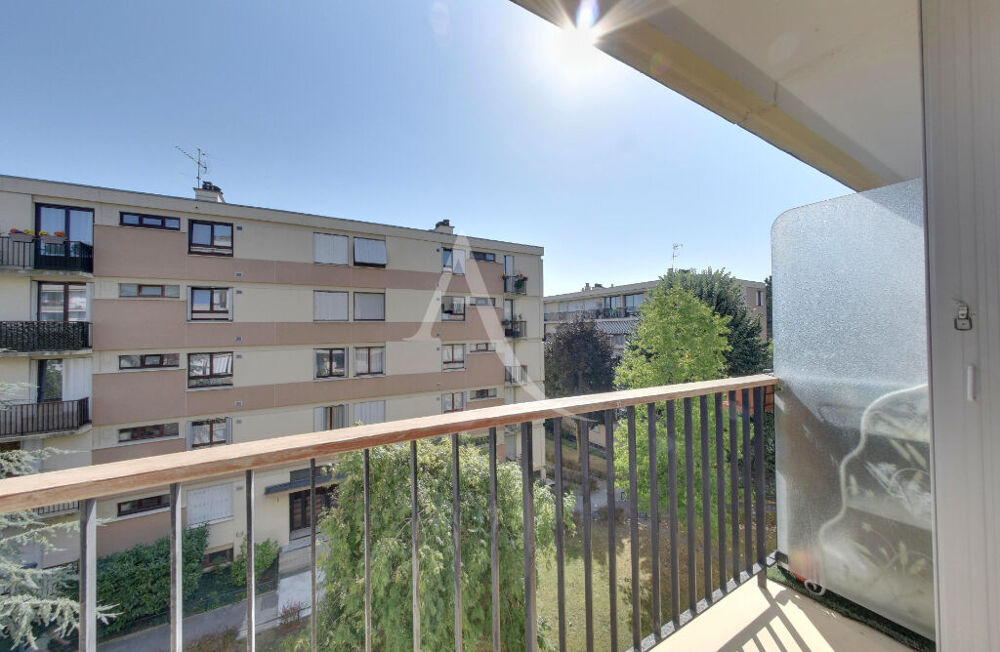 Location Appartement 4 pièces rénové proche Tramway 6 Le plessis robinson