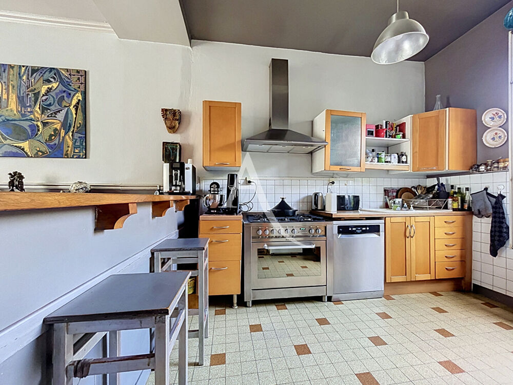 Vente Maison Maison de ville d'environ 149m²  au sol située à Mantes la jolie, proche des commodités et de la gare Mantes la jolie