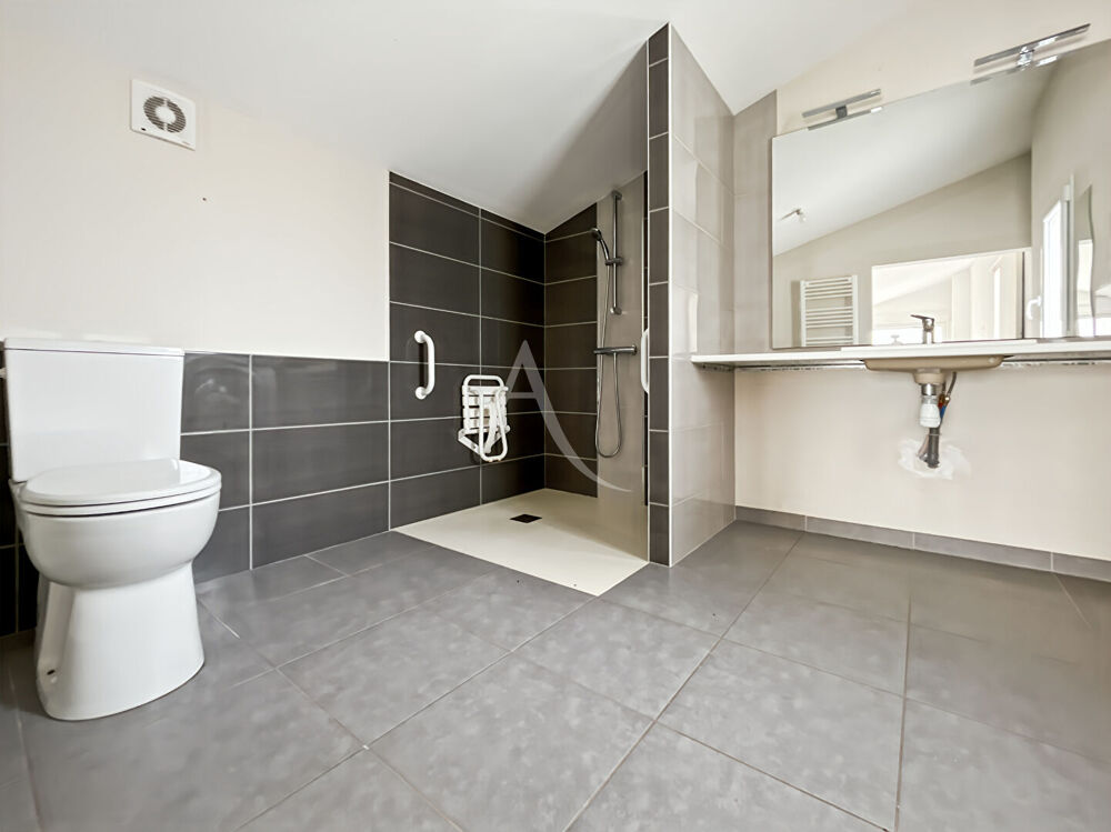 Vente Maison Maison familiale 4 chambres et bureau à proximité des écoles  terrain clos de 300 m² Challans