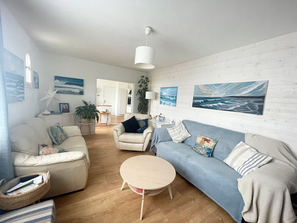 Vente Maison FINIST�RE: Ploz�vet. Charmante maison familiale r�nov�e de 5 chambres en bord de mer avec garage et jardin. Plozevet