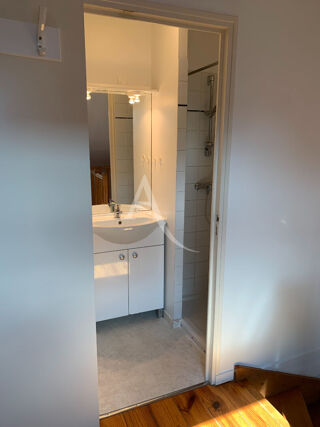  Appartement à louer 2 pièces 27 m²