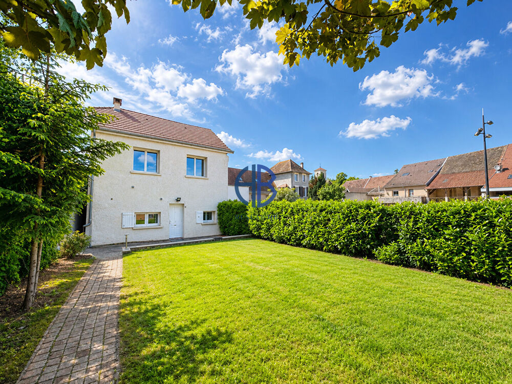 Vente Maison Charmante maison individuelle rénovée de 102,41 m² au coeur du village des Avenières Les avenieres veyrins thuellin