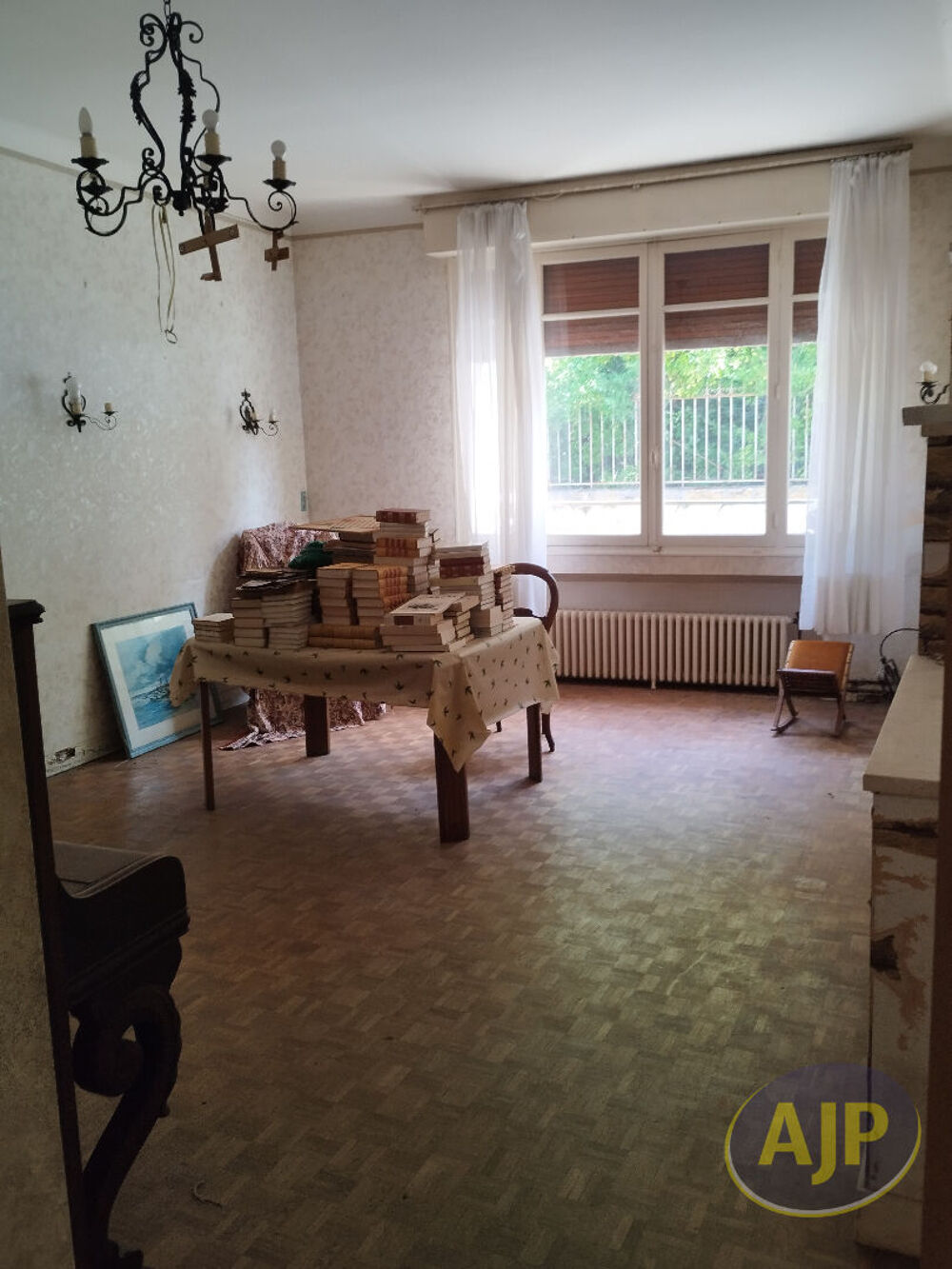 Exceptionnel, maison de 160m2 plein centre avec dépendance grange, atelier et jardin sur Cissac Médoc