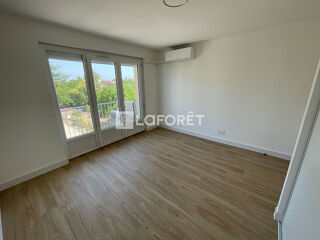  Appartement à louer 3 pièces 80 m²