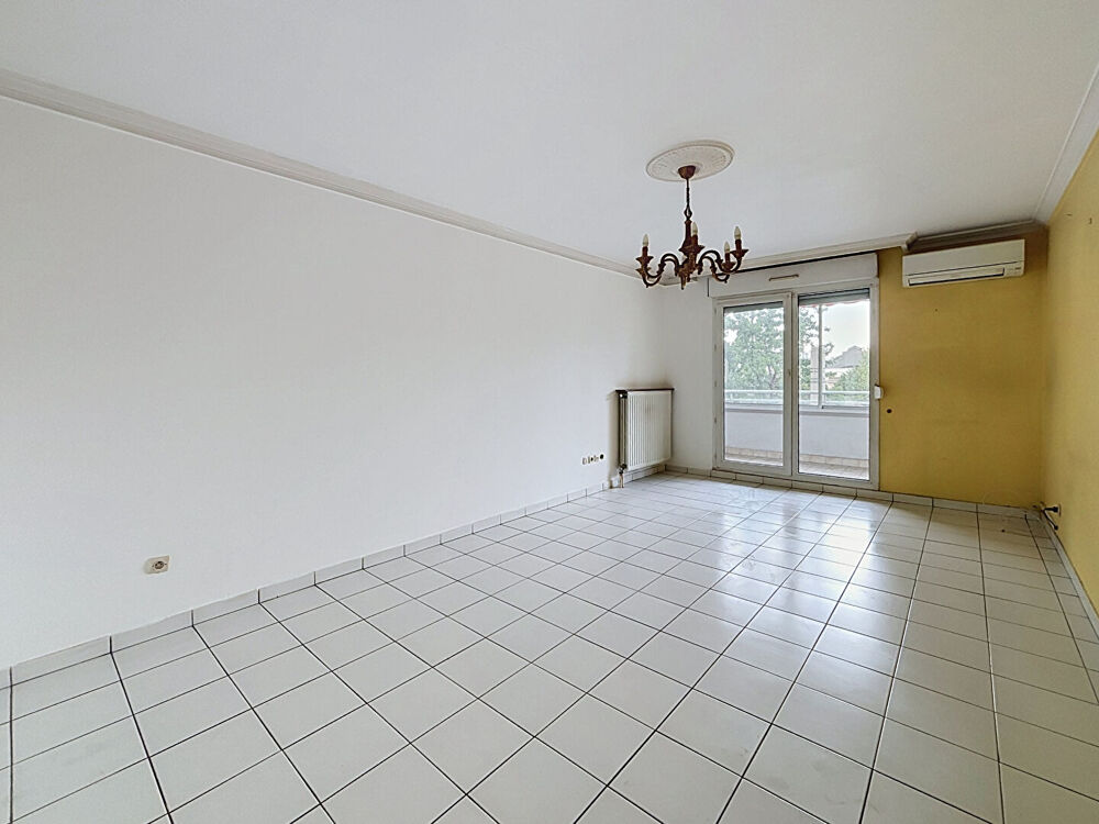 Appartement 3 pièces de 64 m² avec loggia fermée et vitrée / climatisation / garage / cave