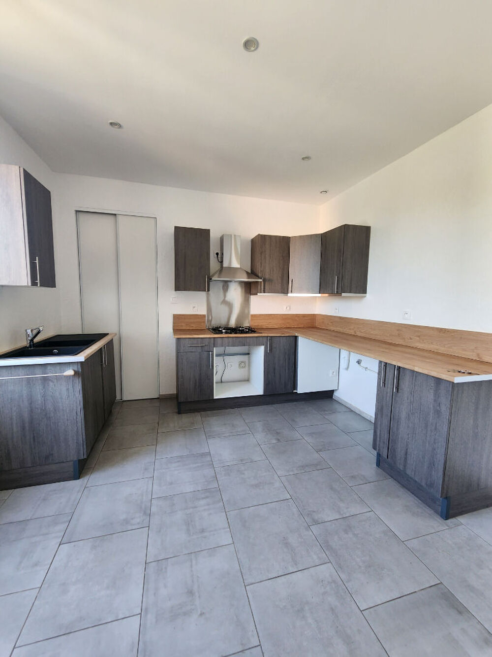 Location Appartement Très bel Appartement Le Breuil 3 pièces de  61 m2 Le breuil