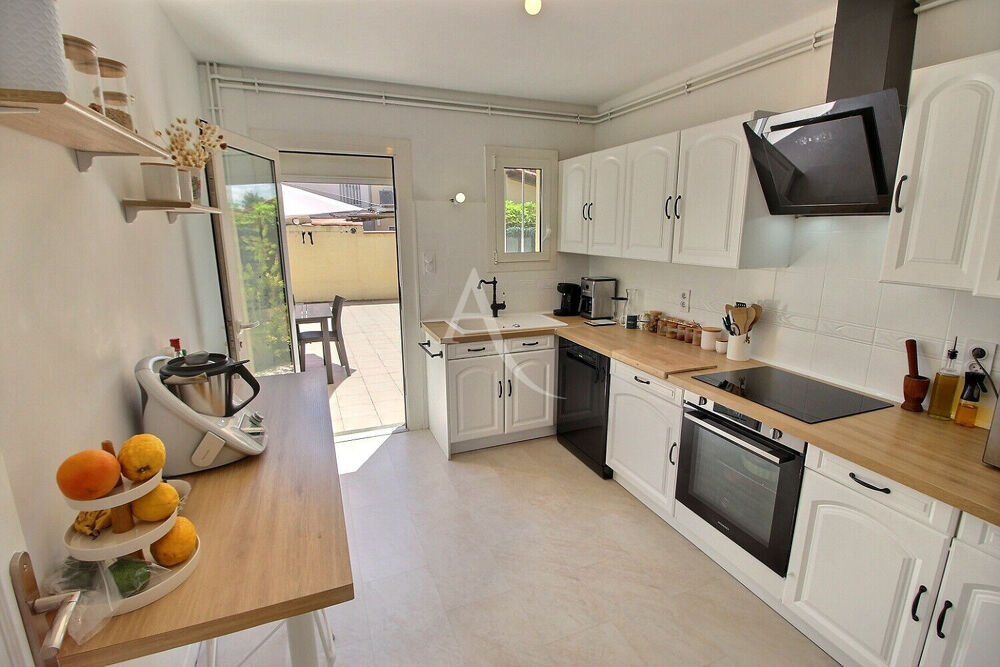 CABESTANY - VILLA A VENDRE DE TYPE T4 AVEC GARAGE SUR TERRAIN 2 FACES