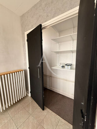  Appartement à louer 3 pièces 92 m²