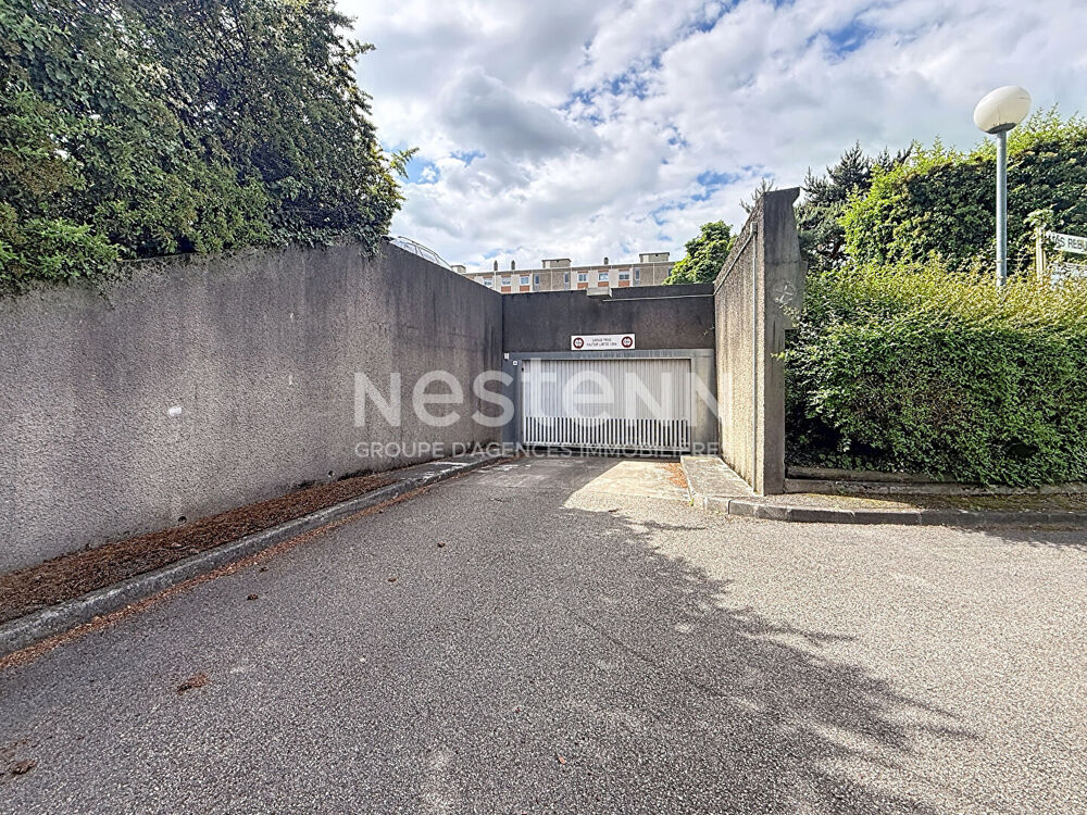 Vente Parking/Garage Garage box en sous sol  dans copropriété fermée en face du tramway - 69500 BRON Bron