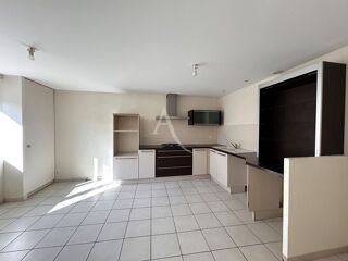  Maison à louer 4 pièces 99 m²