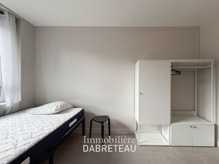  Appartement à louer 7 pièces 101 m²